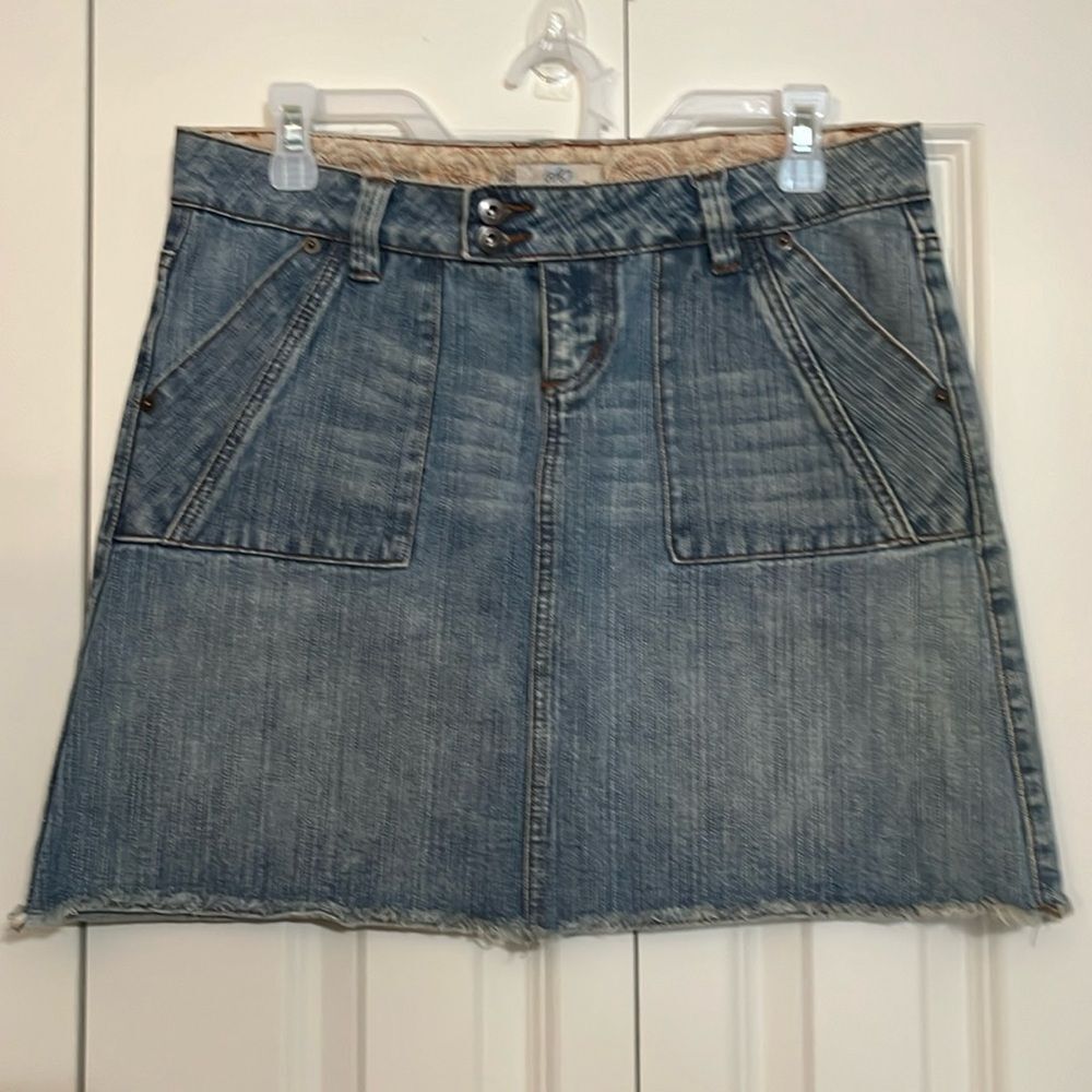 Vintage Y2K Ribbed Washed Denim Mini Skirt With Raw Hem Retro vintage preppy